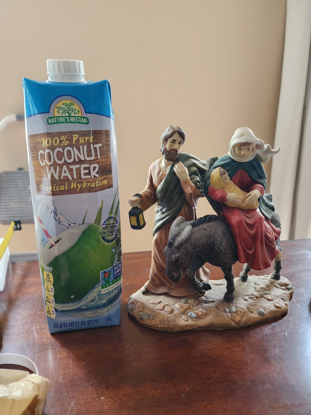 "La Posada" Or "Flight to Egypt" Nativity Holy Family Statue - Picture 4 of 4